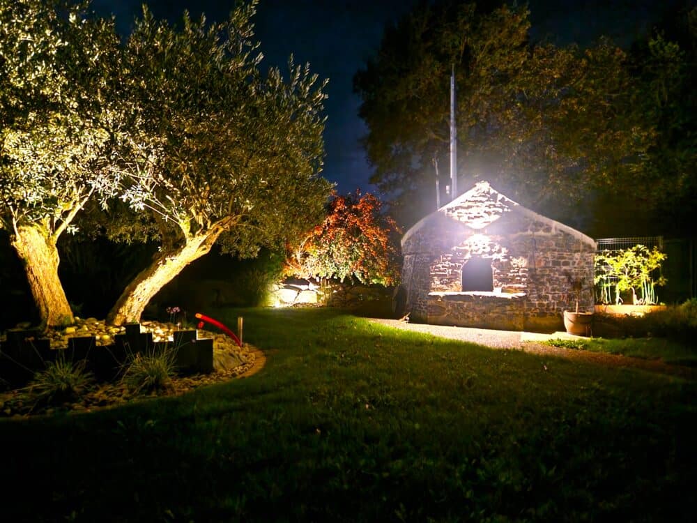 Mise en lumière terrasse et façade – Paysagiste Bain-de-Bretagne Châteaubriant