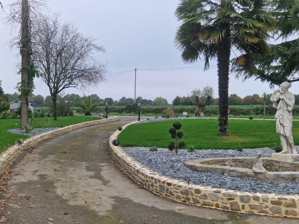 Muret avec parement pierre – CLOUET Paysagiste Retiers