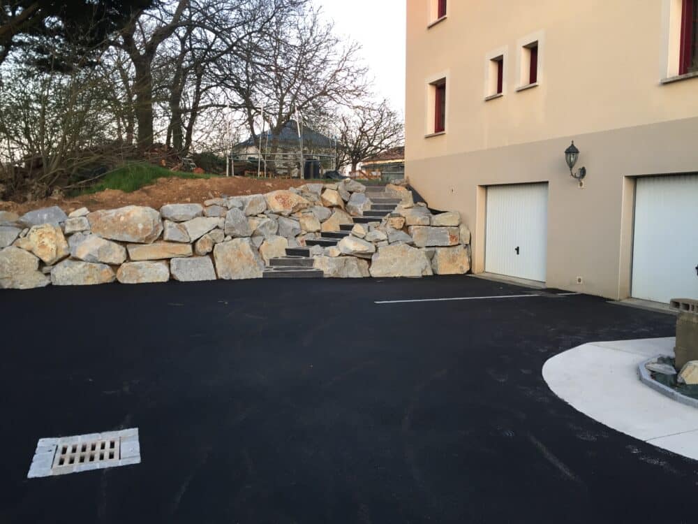 Soutènement en maçonnerie paysagère – Paysagiste Retiers Bain-de-Bretagne