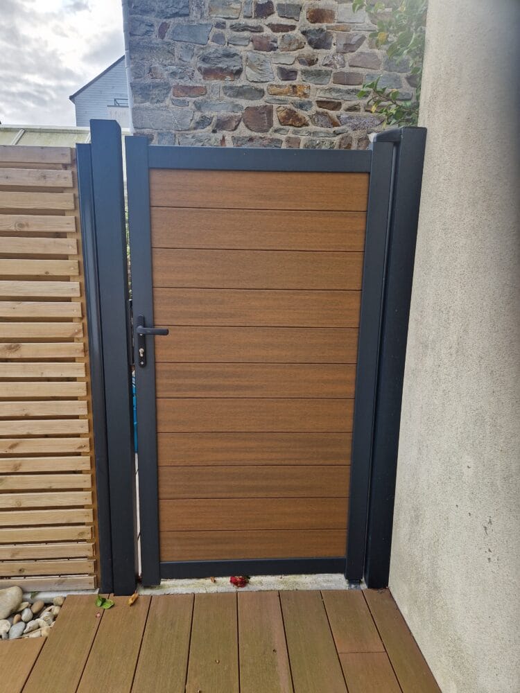 Clôture bois avec soubassement – Paysagiste Vern-sur-Seiche Bain-de-Bretagne